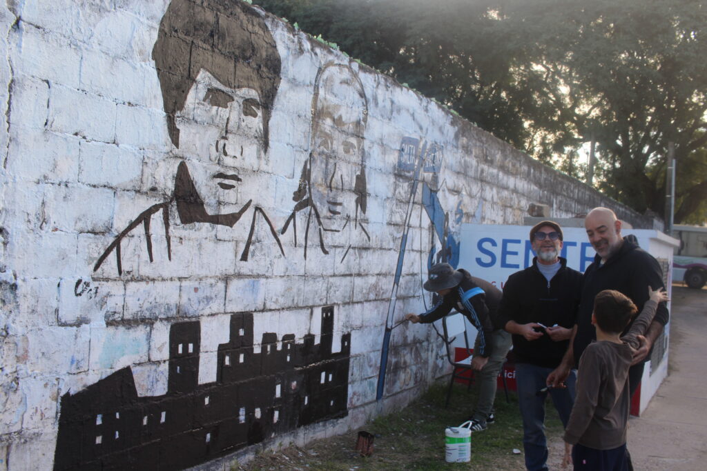IMG_8924-1024x683 Pintada del mural por Héctor y Martín en el Sportivo Urquiza