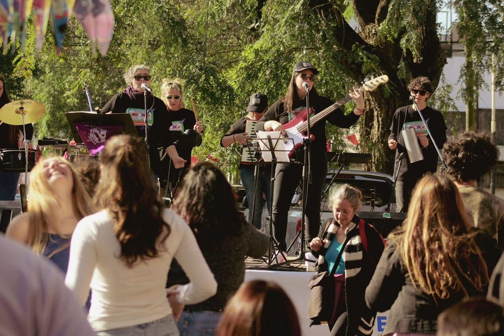 WhatsApp-Image-2026-09-02-at-10.10.49-AM-1024x682 Barriletes festeja sus 25 años con un festival en la calle